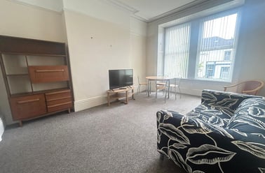 Lockyer Road, Flat 1, Peverell, Plymouth - Image 2